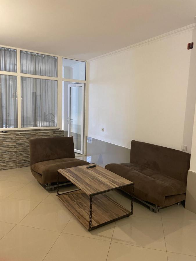Cozy Apartment In The Center Of Batumi Esterno foto