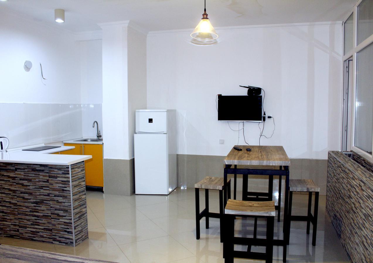 Cozy Apartment In The Center Of Batumi Esterno foto